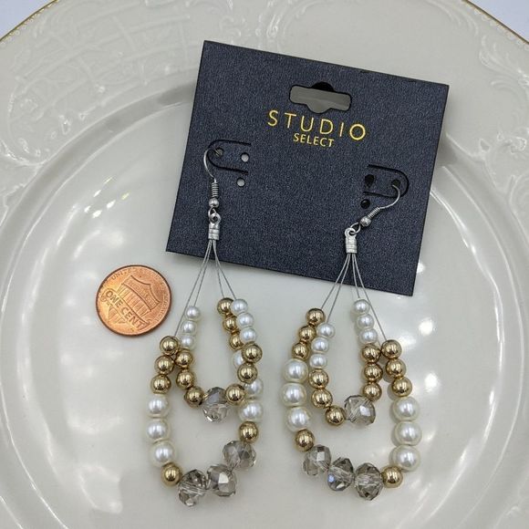 ✨3 for 25✨Studio Select Crystal Pearl Earring NWT - Picture 2 of 7
